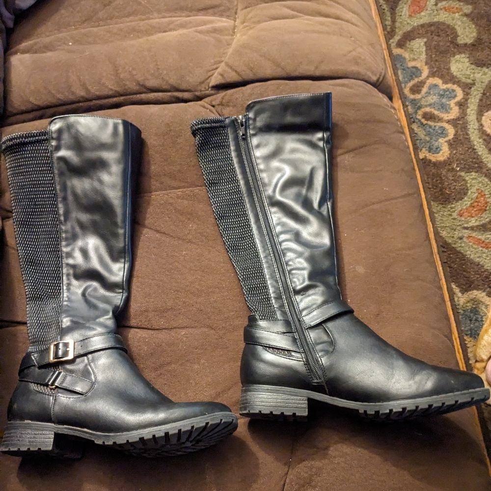 Basic Edition Black Boots